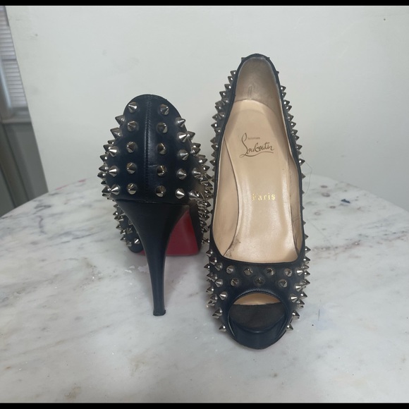 Christian Louboutin Black Very Prive
120 Nappa Studded Pumps size 38.5 - Picture 8 of 8